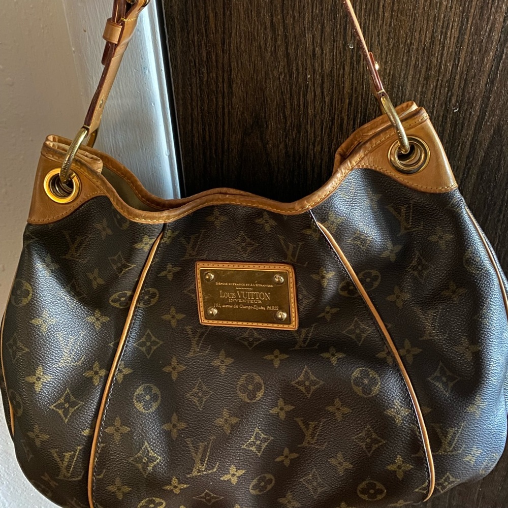 Louis Vuitton shoulder bag used
